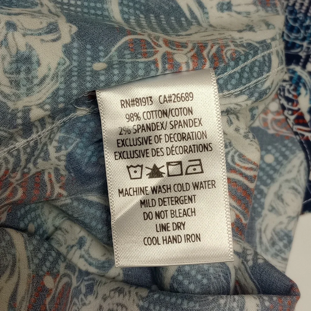 🆕💀ROBERT GRAHAM BLUE & RED SHORT SLEEVE MEN'S SHIRT WITH WHITE SKULLS💀 - Picture 7 of 8